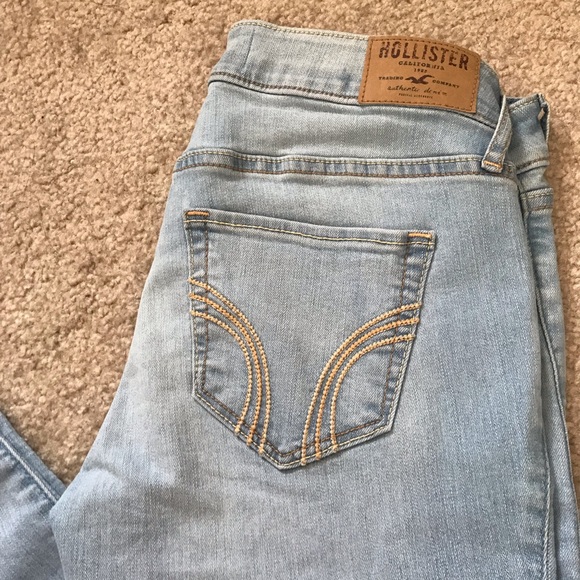 Hollister Super Skinny Jeans - Picture 2 of 4